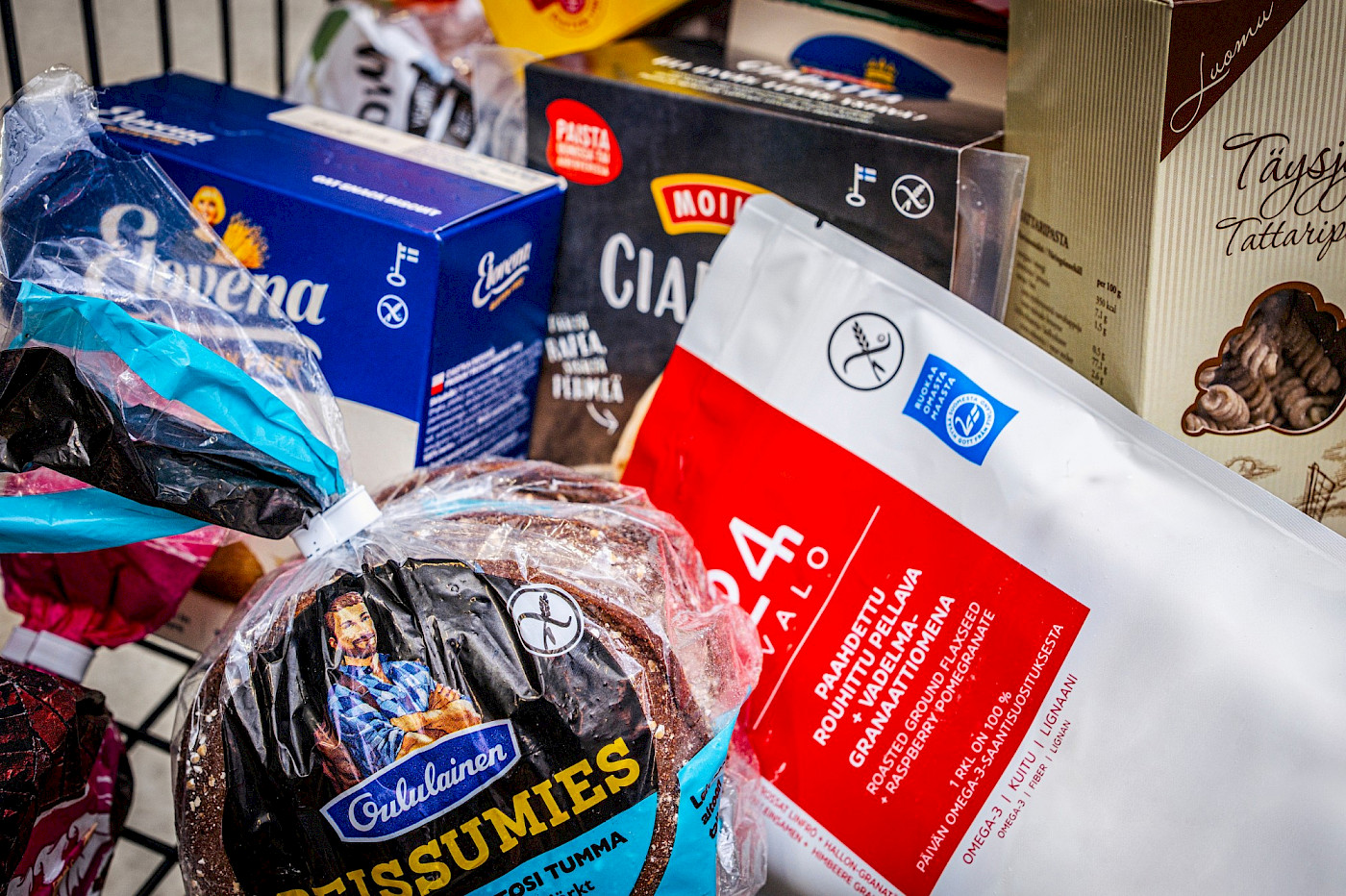 Gluteenittoman tuotteen merkissä on viljantähkä, jonka yli on vedetty vinosti ristiin viiva.